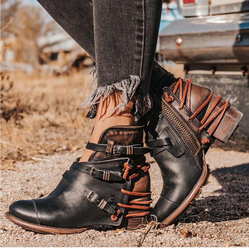 Freebird CRUE black boots, size 6